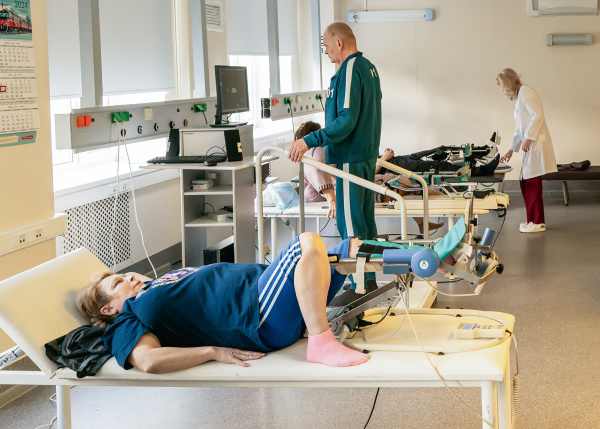 Реабилитация пациентов после эндопротезирования