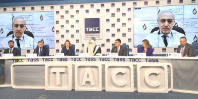 Московский Дед Мороз следит за своим здоровьем в городских поликлиниках   