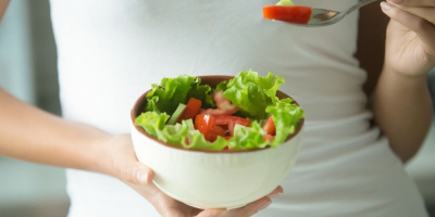 Специалист рассказал населению о здоровом питании, диетах и отравлениях