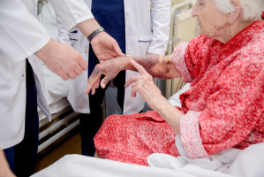 Профилактика падения в домах престарелых (Великобритания)