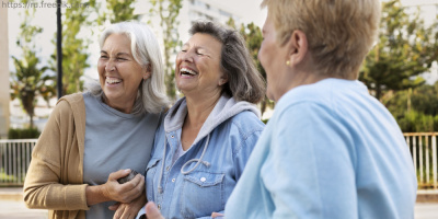 Общение и позитивный настрой: эксперты выяснили, что делает москвичей счастливыми
