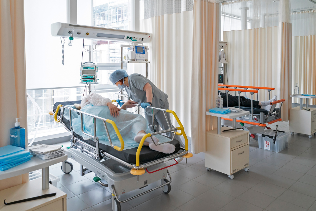 Пациенты с врачами 3.jpg