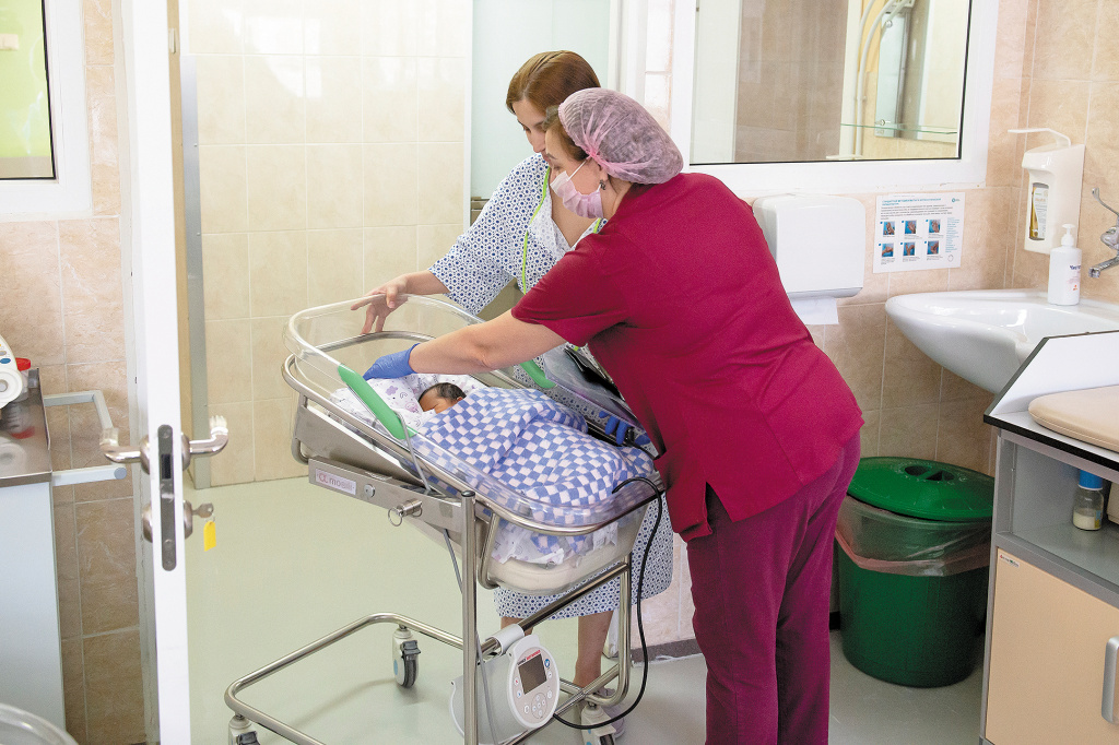 Мама, ребенок, медсестра.jpg