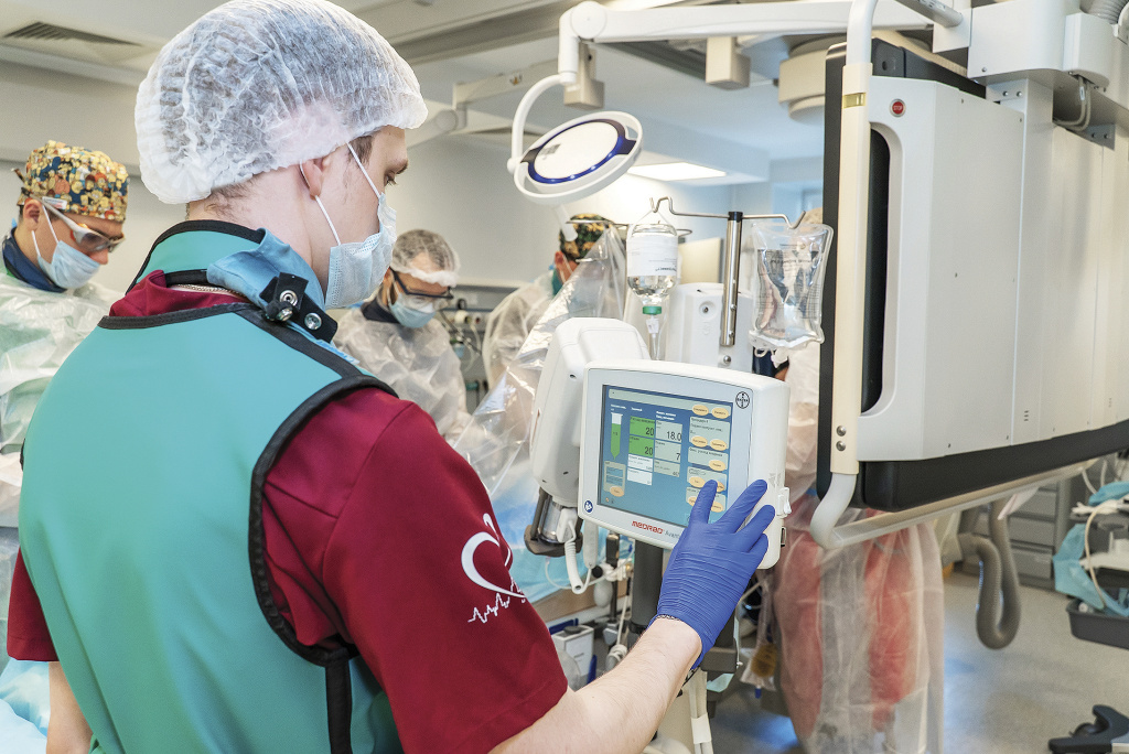 Во время операции идет постоянный мониторинг