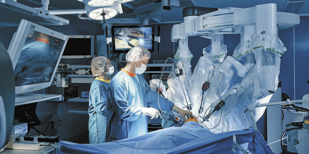 Первый робот-хирург